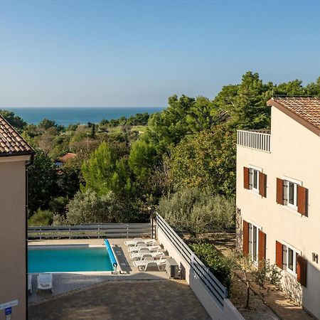 6-Bedroom Villa Chiara With Sea View Premantura Eksteriør billede