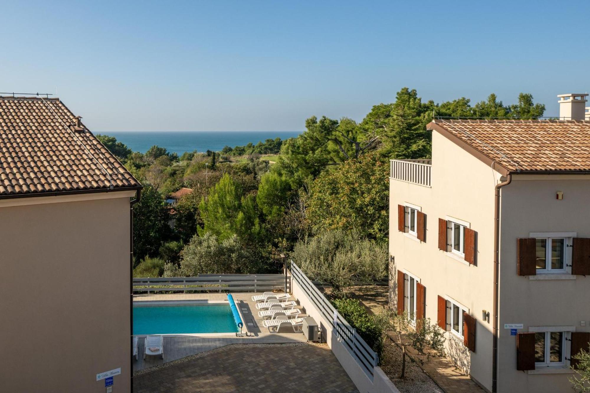 6-Bedroom Villa Chiara With Sea View Premantura Eksteriør billede