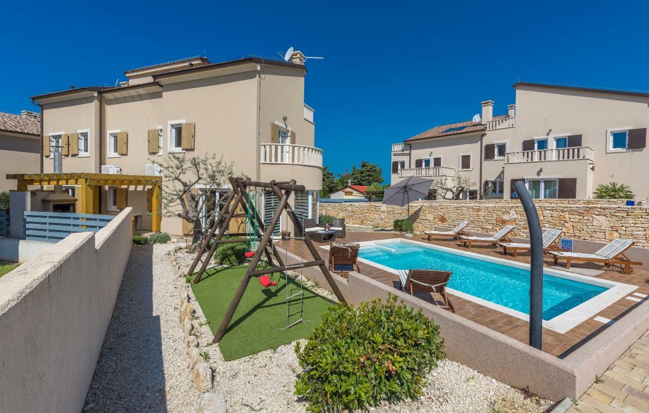 6-Bedroom Villa Chiara With Sea View Premantura Eksteriør billede