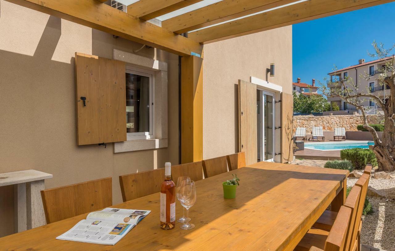 6-Bedroom Villa Chiara With Sea View Premantura Eksteriør billede